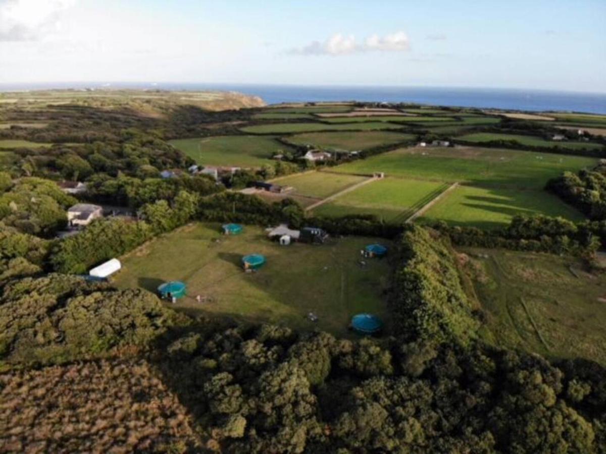 Hotel Alder Yurt Wych Elm Glamping Helston Exterior foto